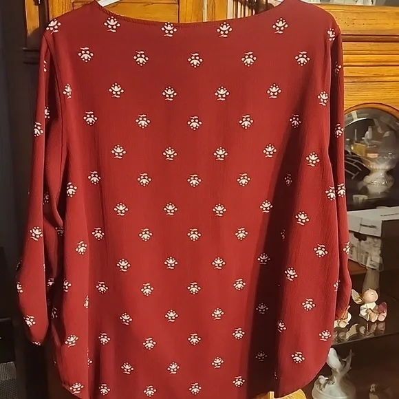 ‼️50%_5+Bundles‼️ VALERIE STEVENS Women's Floral Print Top - B3 - Picture 3 of 7